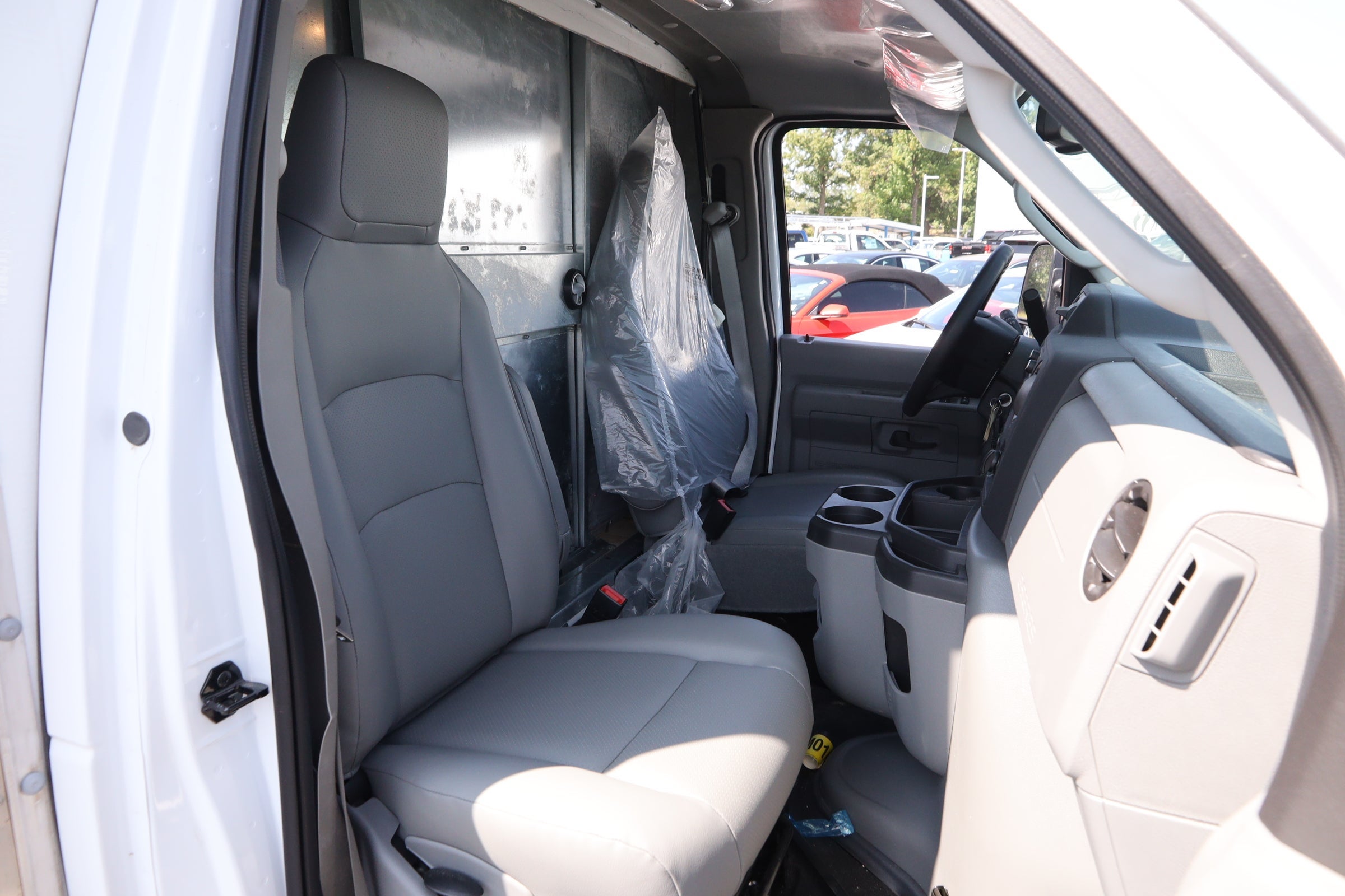 2024 Ford Econoline Cutaway E-350 SRW