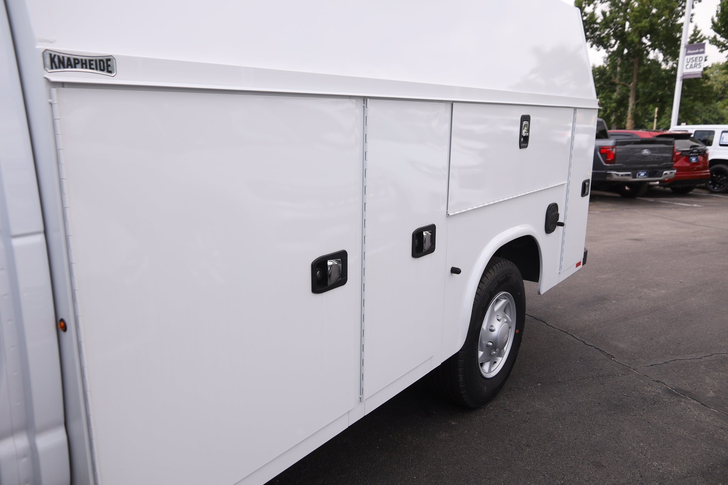 2026 Ford E-350SD Base Cutaway