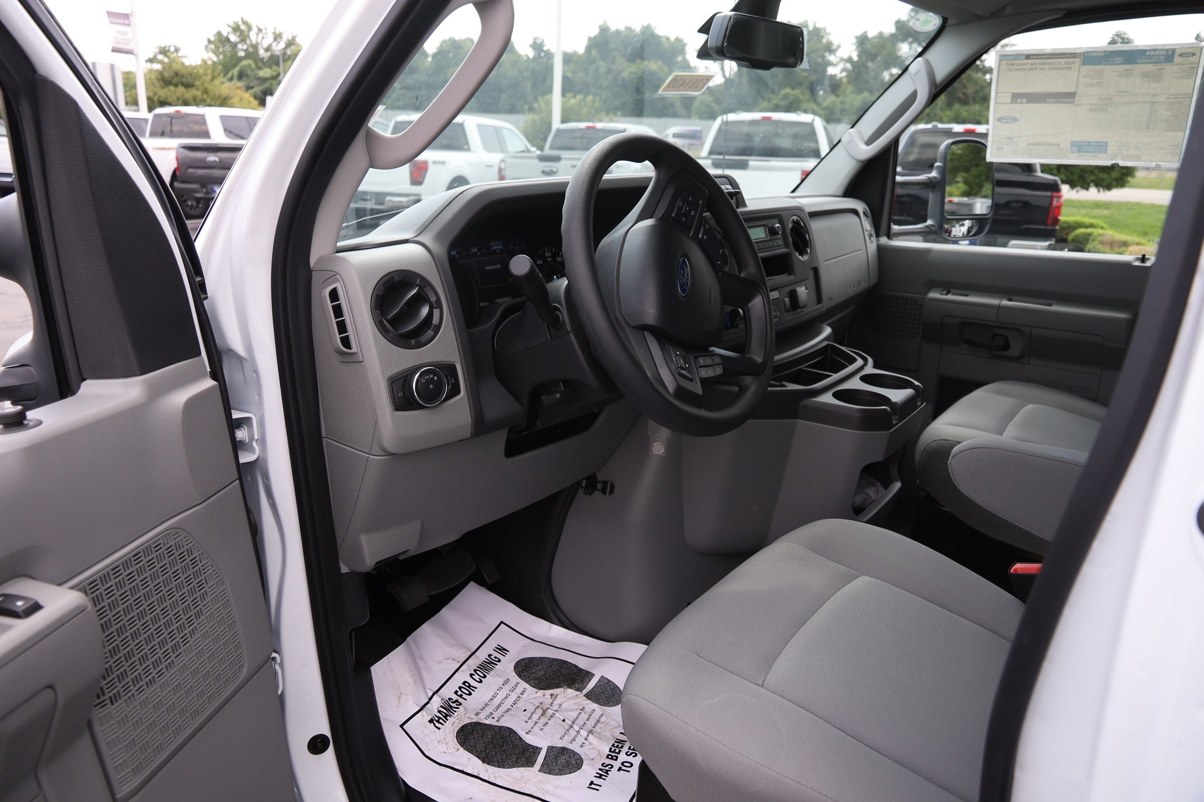 2026 Ford E-350SD Base Cutaway