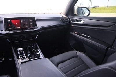 2024 Volkswagen Atlas Cross Sport 2.0T SEL R-Line