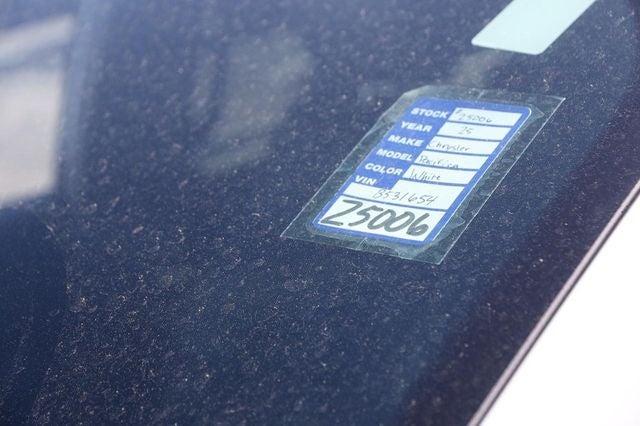 2025 Chrysler Pacifica Select