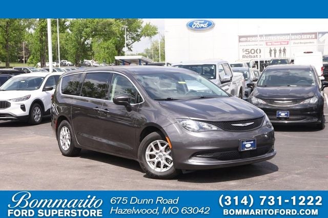 2023 Chrysler Voyager LX