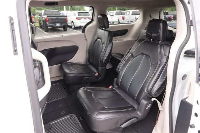 2021 Chrysler Voyager LXI