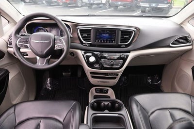 2021 Chrysler Voyager LXI