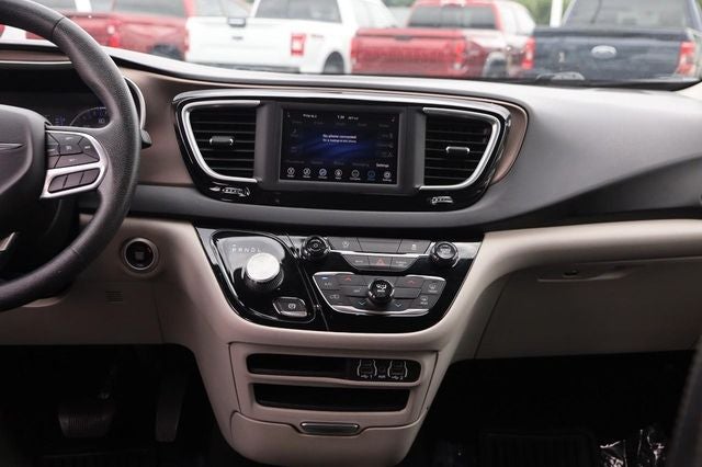 2021 Chrysler Voyager LXI