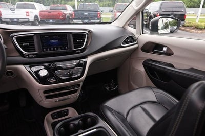 2021 Chrysler Voyager LXI