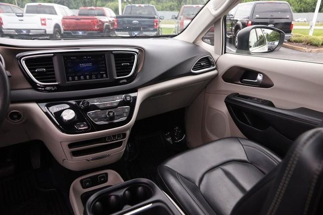 2021 Chrysler Voyager LXI