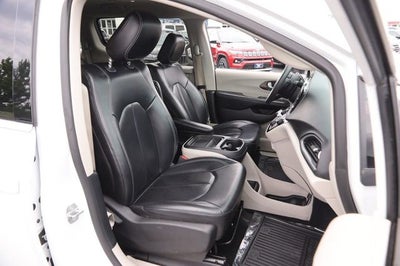 2021 Chrysler Voyager LXI