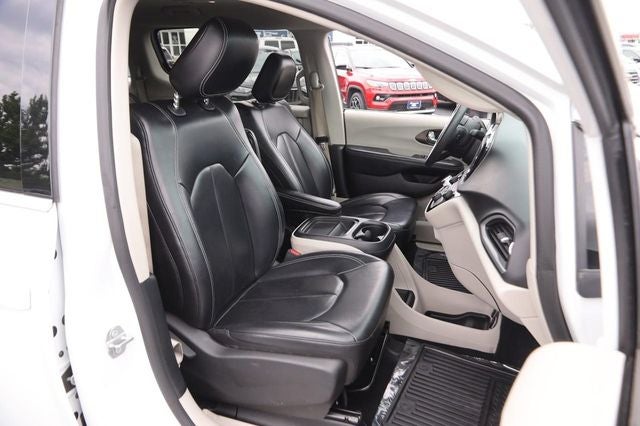 2021 Chrysler Voyager LXI