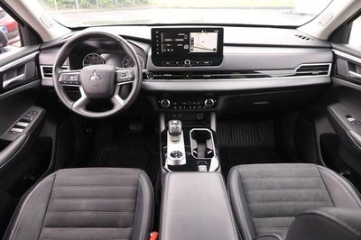 2025 Mitsubishi Outlander Trail Edition