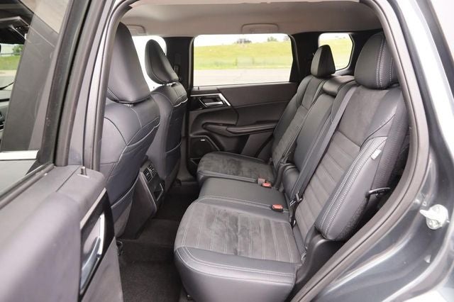 2025 Mitsubishi Outlander Trail Edition