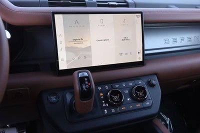 2025 Land Rover Defender 110 V8