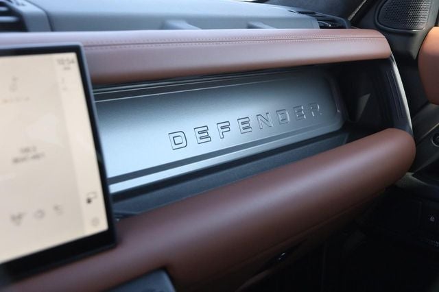 2025 Land Rover Defender 110 V8