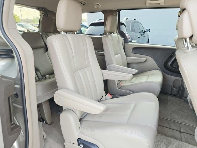 2015 Chrysler Town & Country Touring