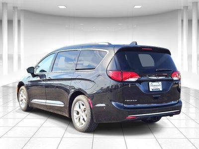 2017 Chrysler Pacifica Touring L Plus