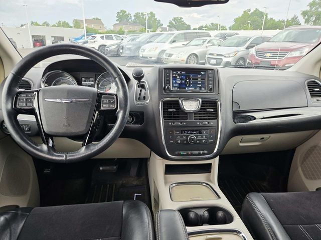 2016 Chrysler Town & Country Limited