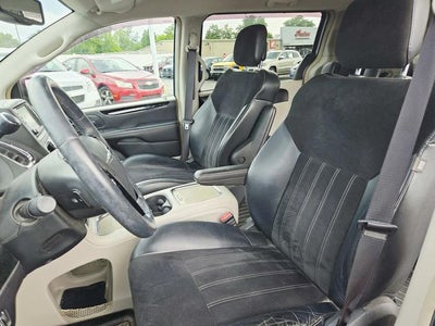 2016 Chrysler Town & Country Limited