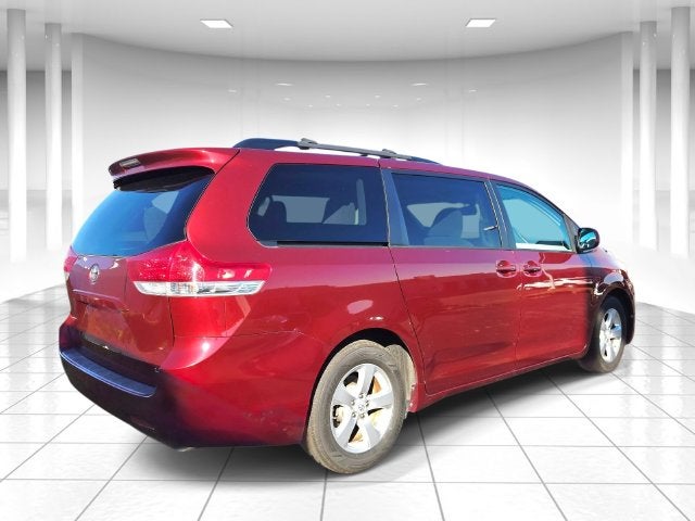 2011 Toyota Sienna LE