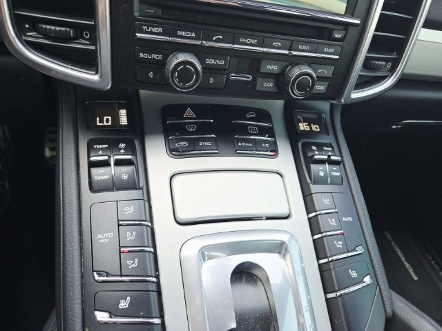 2014 Porsche Cayenne GTS