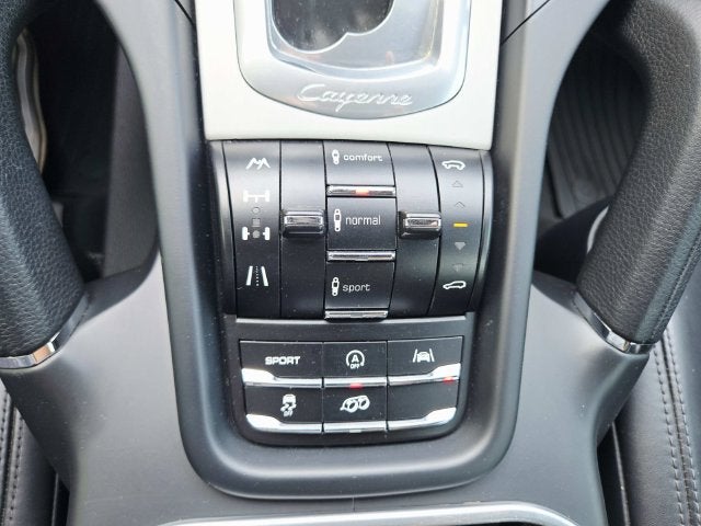 2014 Porsche Cayenne GTS