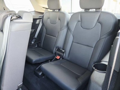 2024 Volvo XC90 B5 Plus