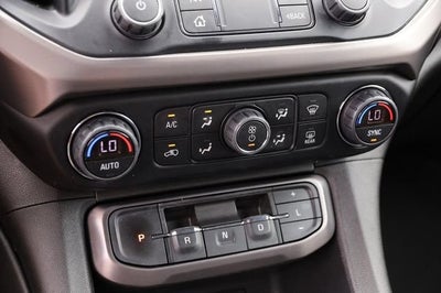 2022 GMC Acadia AT4