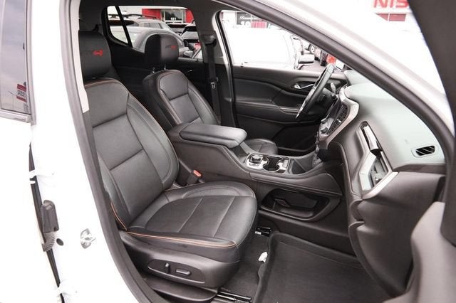 2022 GMC Acadia AT4