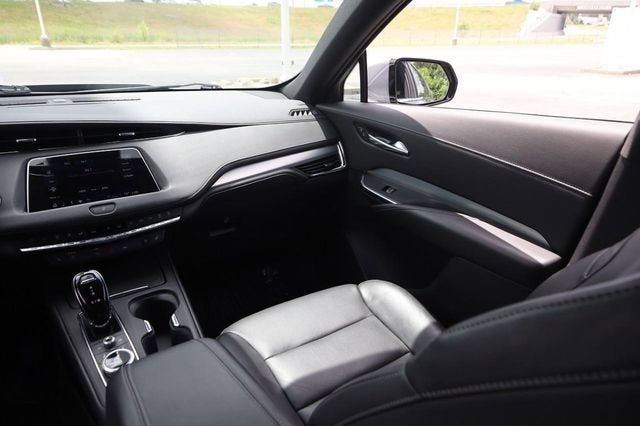 2023 Cadillac XT4 AWD Premium Luxury