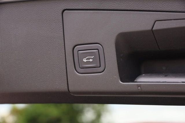2023 Cadillac XT4 AWD Premium Luxury