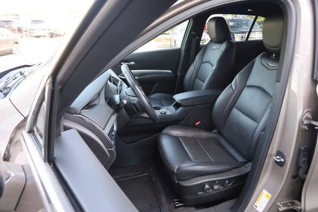 2023 Cadillac XT4 AWD Premium Luxury