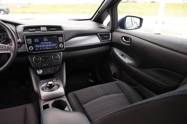 2025 Nissan LEAF S