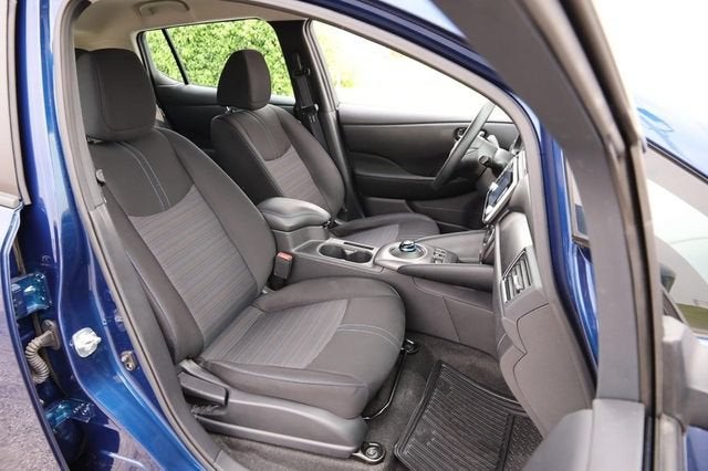 2025 Nissan LEAF S