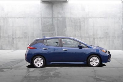 2025 Nissan LEAF S