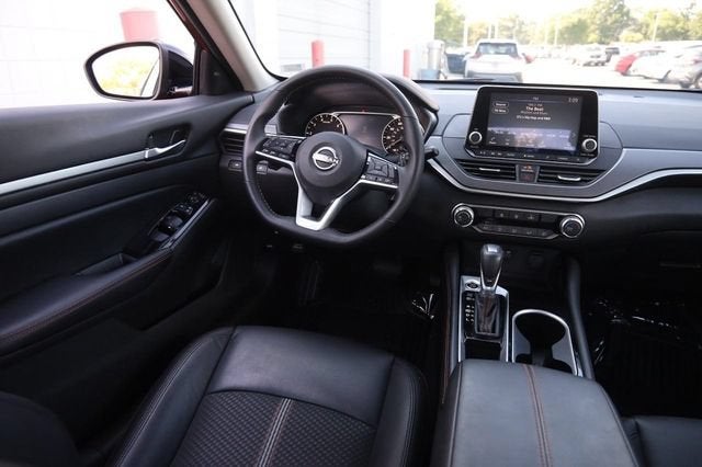 2025 Nissan Altima SR