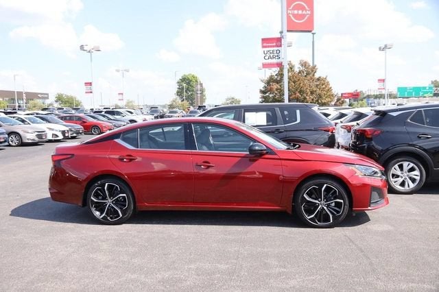 2025 Nissan Altima SR