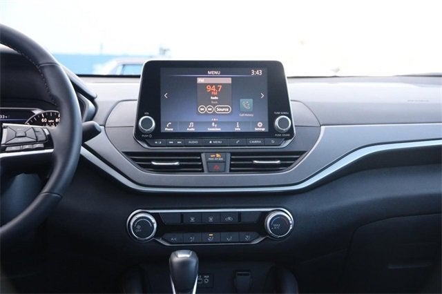 2025 Nissan Altima SR