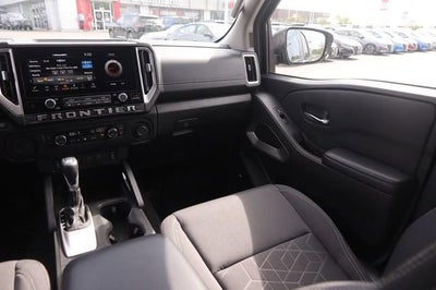 2025 Nissan Frontier SV
