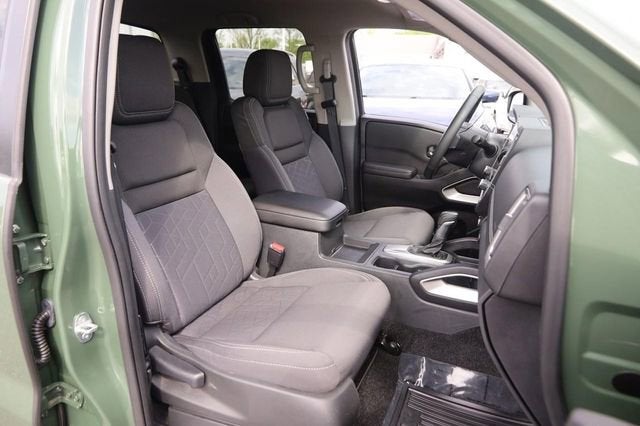 2025 Nissan Frontier SV