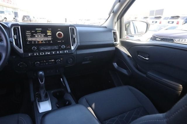 2025 Nissan Frontier SV