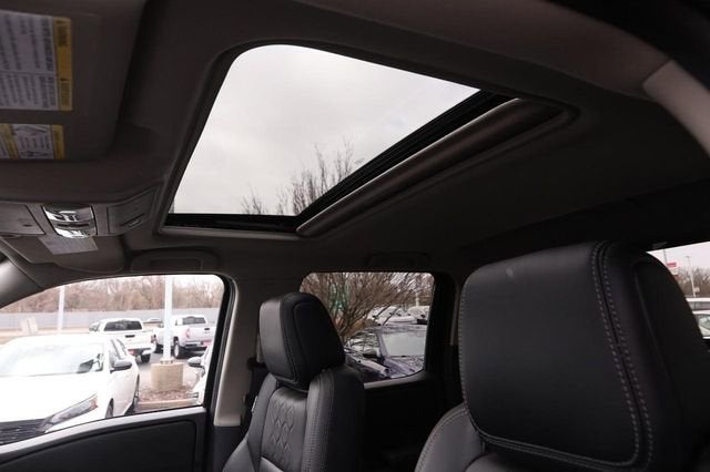 2025 Nissan Frontier SL