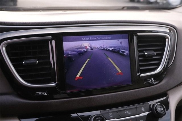 2017 Chrysler Pacifica Touring-L Plus