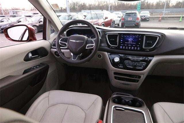 2017 Chrysler Pacifica Touring-L Plus