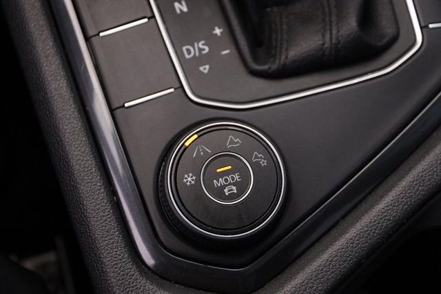 2020 Volkswagen Tiguan SE R-Line Black