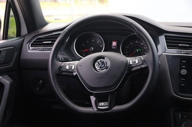 2020 Volkswagen Tiguan SE R-Line Black