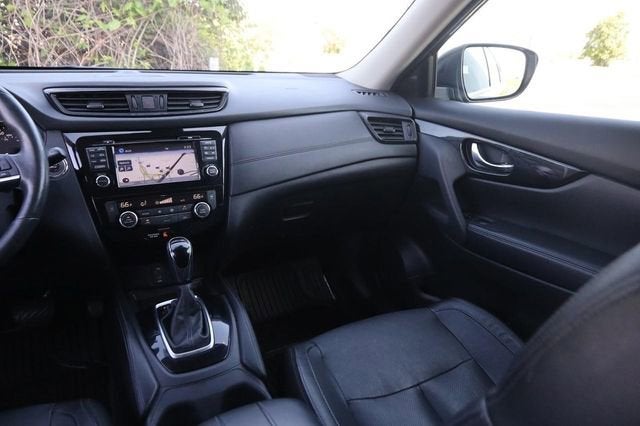 2017 Nissan Rogue SL