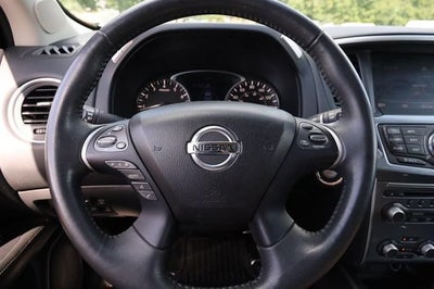 2017 Nissan Pathfinder SL