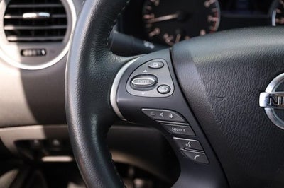 2017 Nissan Pathfinder SL