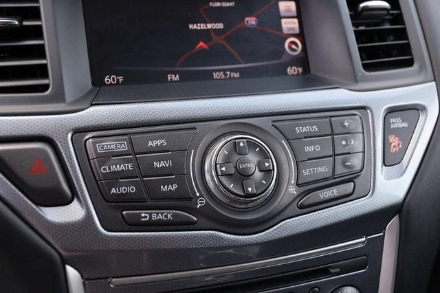 2017 Nissan Pathfinder SL