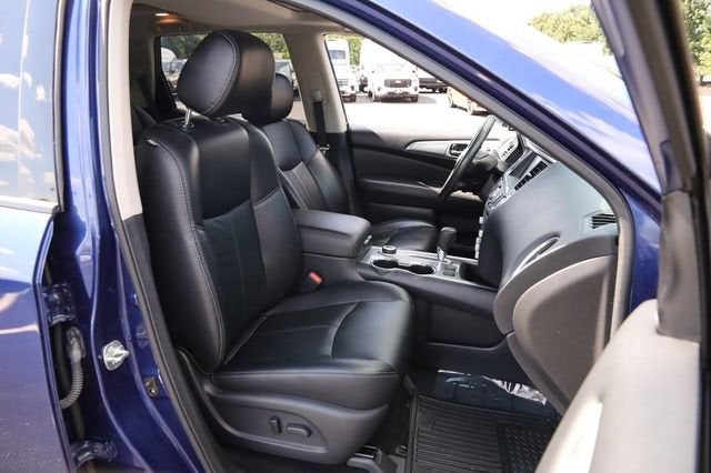 2017 Nissan Pathfinder SL