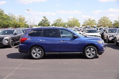 2017 Nissan Pathfinder SL